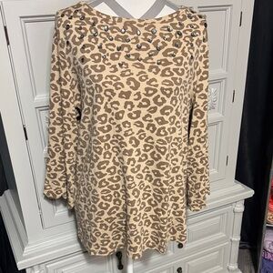 Quaker Factory Beige Leopard Print Studded Tunic Top Size Large